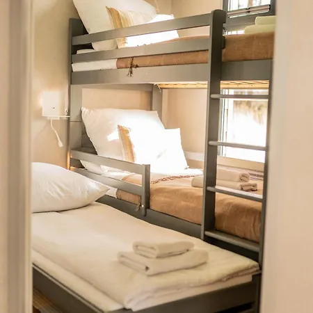 Hotel Houseboat - Ukiel Wellness &