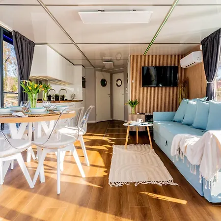 Houseboat - Ukiel Wellness & Hotel