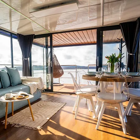 Hotel Houseboat - Ukiel Wellness & 3*