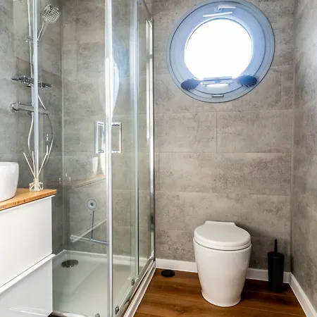 Hotel Houseboat - Ukiel Wellness & Olsztyn (Warmian-Masurian)