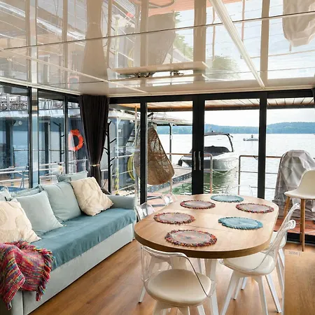 Houseboat - Ukiel Wellness & Hotel