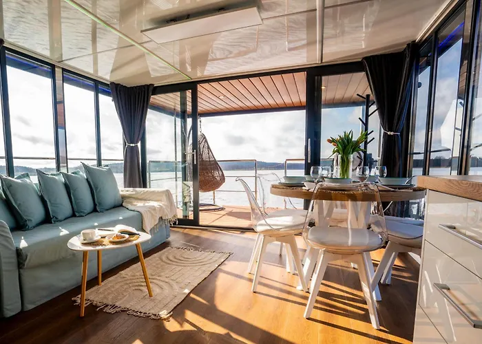 Hotel Houseboat - Ukiel Wellness & 3*